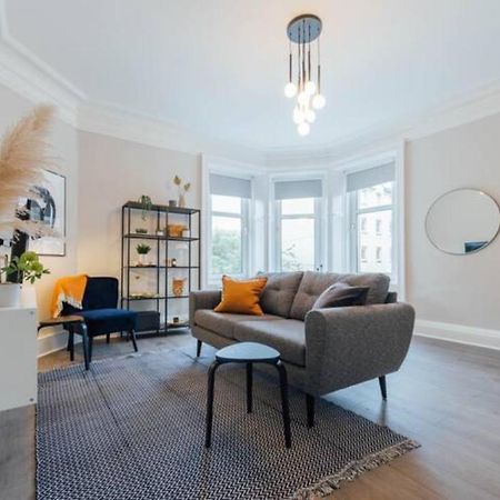 Stylish Stirling Apartment - Free Parking Ngoại thất bức ảnh