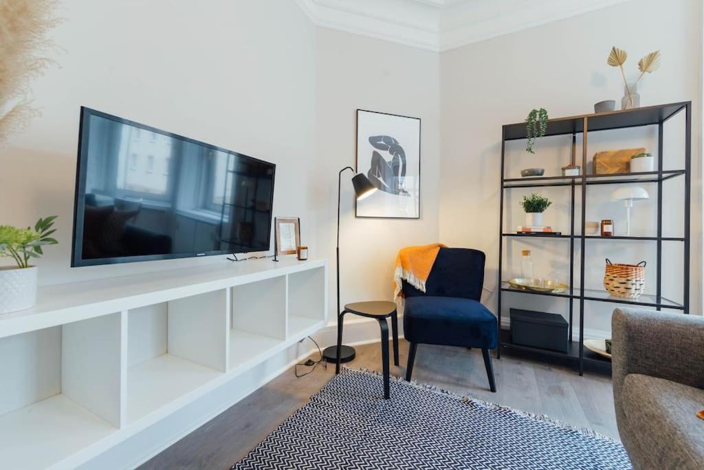 Stylish Stirling Apartment - Free Parking Ngoại thất bức ảnh