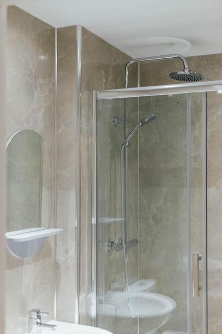 Stylish Stirling Apartment - Free Parking Ngoại thất bức ảnh
