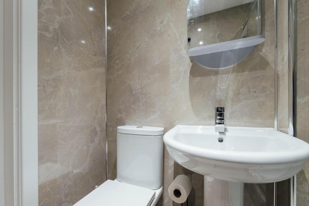 Stylish Stirling Apartment - Free Parking Ngoại thất bức ảnh